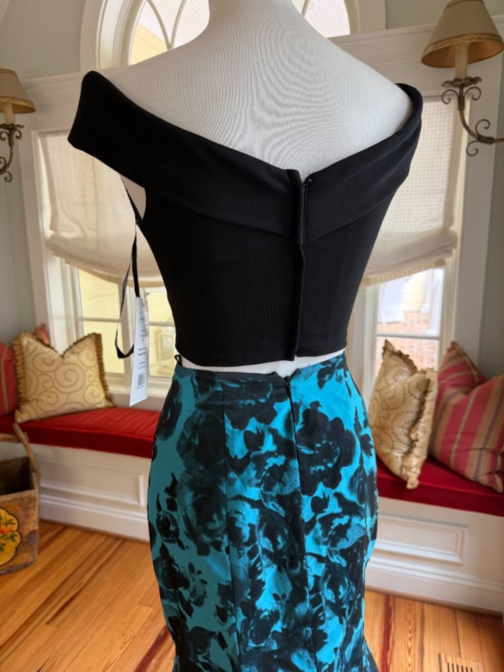 Sherri Hill 50876 Two-Piece Floral Mermaid Prom Gown NWT - Size 2 - Picture 6 of 10